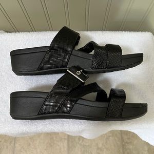 Vionic black wedge sandals size 9